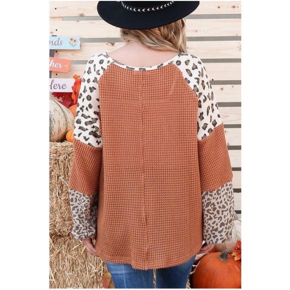Cozy Burnt Orange Leopard Print Puff Sleeve oversized Top - Picture 3 of 6